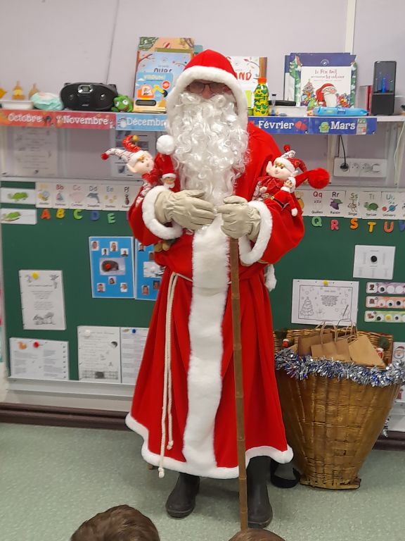 Le Père Noël fait une halte magique à l'école Sainte Thérèse ! - Ensemble scolaire Saint-Jacques