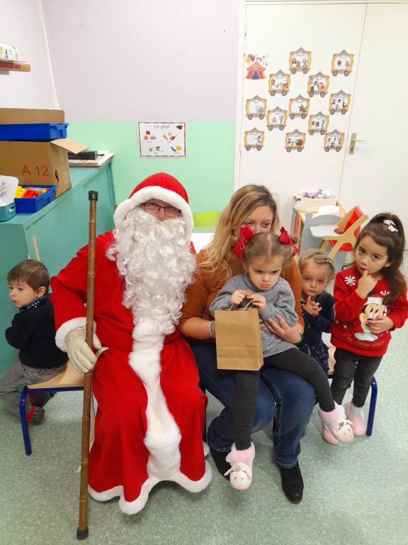 Le Père Noël fait une halte magique à l'école Sainte Thérèse ! - Ensemble scolaire Saint-Jacques