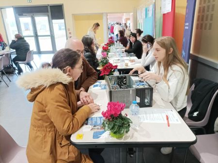 Carrefour des métiers au féminin - Ensemble scolaire Saint-Jacques