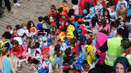 Le Carnaval 2024 de l'École Sainte Thérèse : Une Fête Colorée et Animée - Ensemble scolaire Saint-Jacques