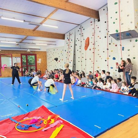 Présentation des Arts du Cirque aux maternelles de Sainte-Thérèse - Ensemble scolaire Saint-Jacques