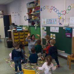 Séance d'anglais en maternelle ! - Ensemble scolaire Saint-Jacques