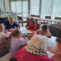 Moment d'échange entre l'école et l'Ehpad - Ensemble scolaire Saint-Jacques
